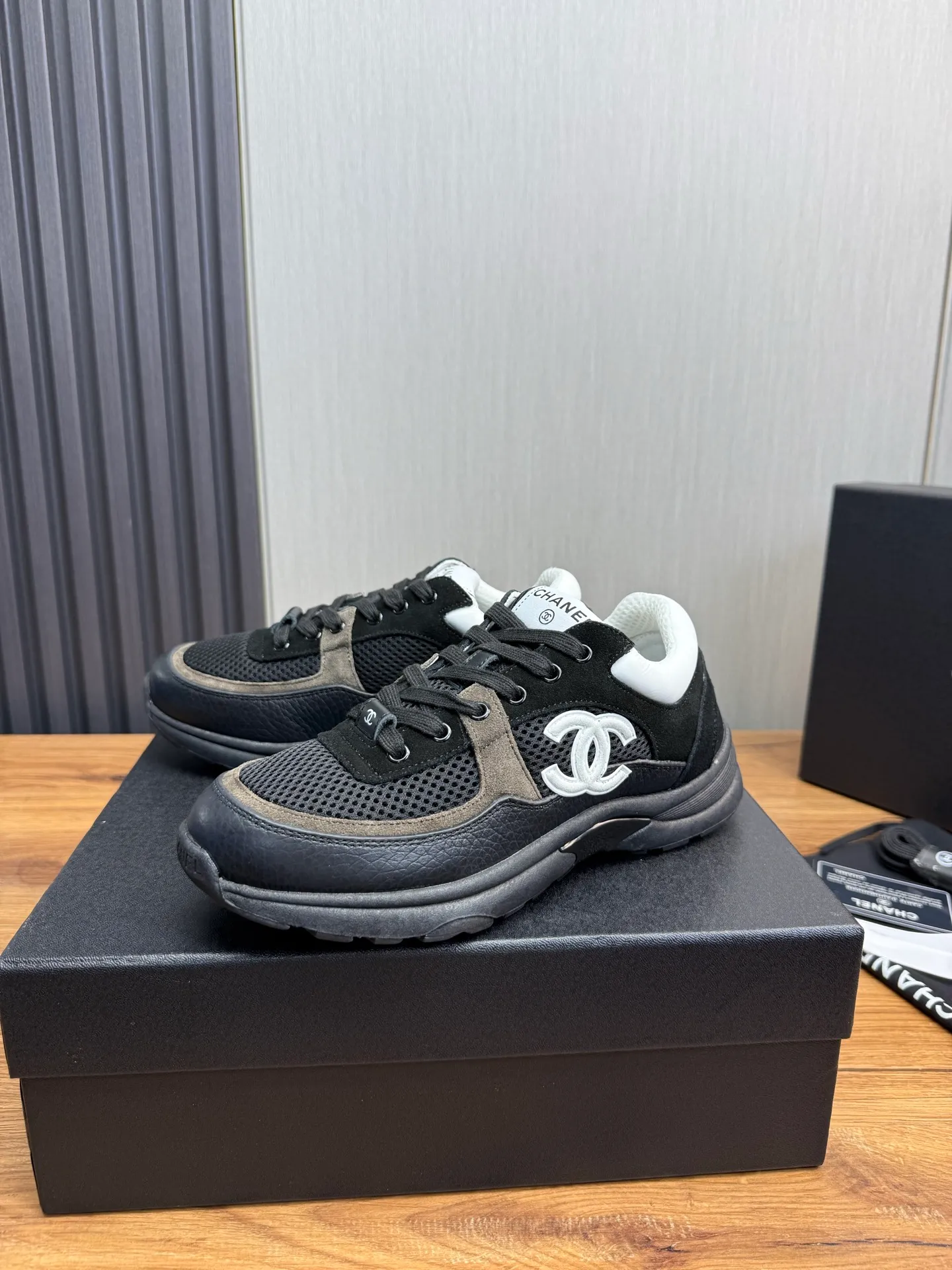 Men's men's shoes 💰600💰 Chanel Chanel 25A latest couple's white shoes casual sports shoes skate shoes 🩷💚 original purchase and development production Xiaoxiang C Home counter another super hot model, loved by Internet celebrity bloggers and ladies, various praises on social platforms, super popular and high quality 😍😍 latest material classic black and white color matching The upper foot is full of fashion 🎊🎊 ▪️Material: Original customized imported cowhide material ▪️Inner lining: Customized mesh ▪️Sole: Original open-molded TPU non-slip outsole ▪️Size: 35-44